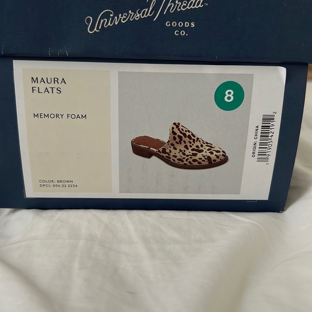 Universal Thread Maura Flats woman’s size 8